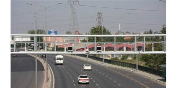 MOBESE kameraları para bastı