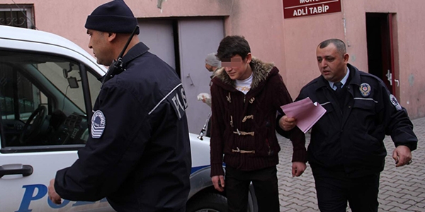 İlköğretim okulu öğrencisi arkadışını ağır yaraladı!