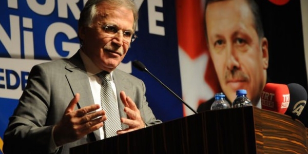 Şahin: Fireler '700 bin liralık saat ve Bakara Suresi'ne tepkidir