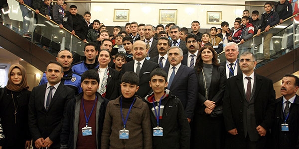Akdoğan, 'Gaffar Okan' isimli 102 çocuğu ağırladı