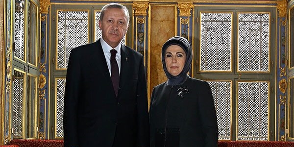 Davutoğlu ailesinden Erdoğanlar'a akşam ziyareti