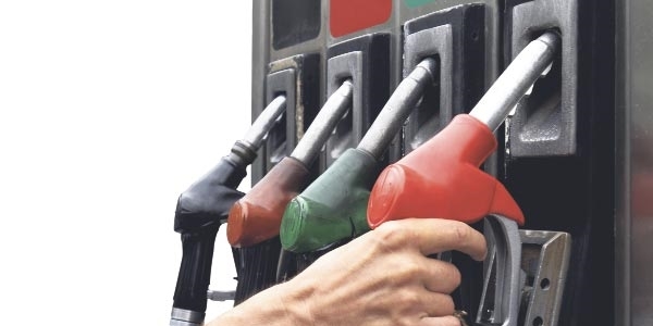 Benzine 7 kuruş zam geldi