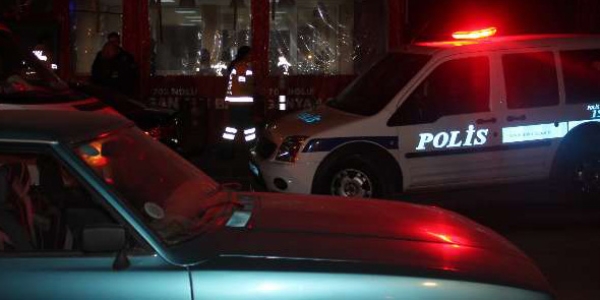 Sinir geçiren şahıs mesai arkadaşını vurdu