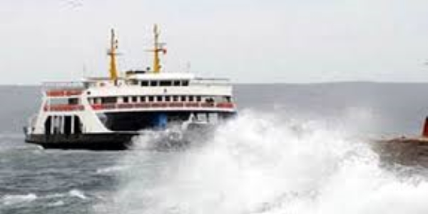 Marmara Denizi'nde ulaşıma lodos engeli