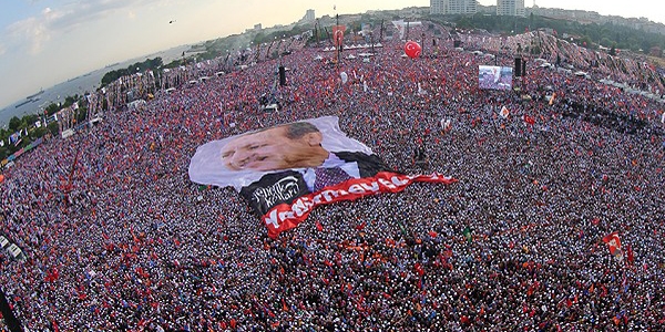 Erdoğan'a ve mitinge katılanlara hakarete para cezası
