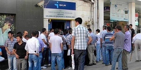 Rize İŞKUR'da ÇAYKUR kuyruğu