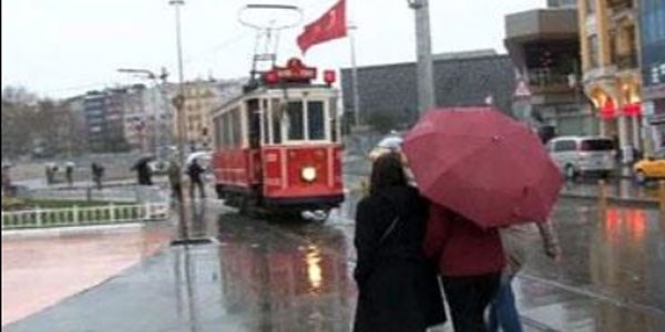 stanbul'da kuvvetli ya