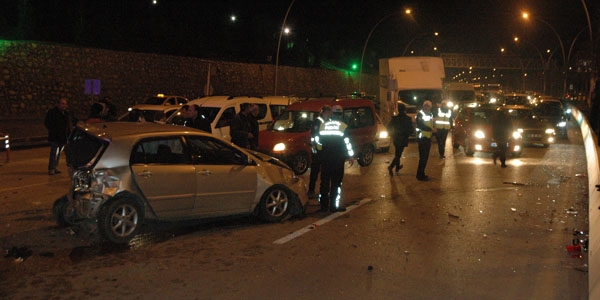 Başket'te trafik kazası: 12 yaralı