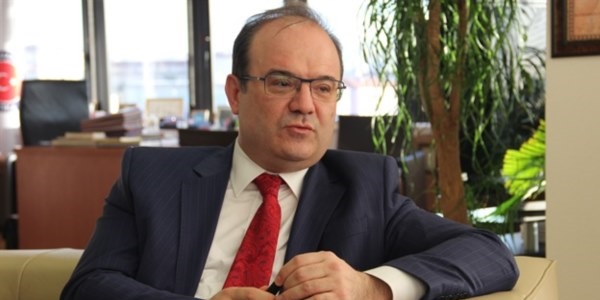 Paralel yapı ayağına değil kalbine sıktı