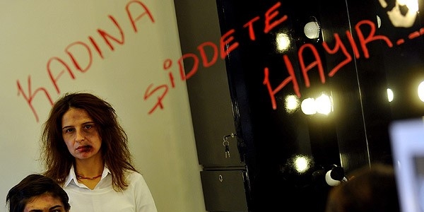 Kadına şiddet en yakınından geldi