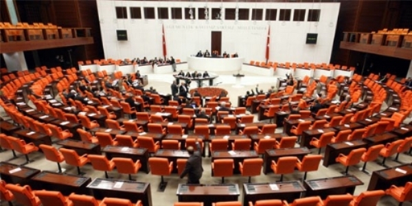 Askerlik tasarısının ilk 10 maddesi kabul edildi