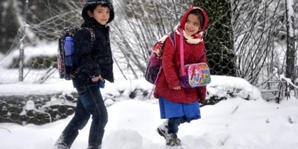 Afyonkarahisar'da okullar yarnda tatil