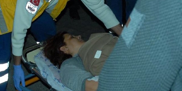 Öğretmen alevlerin arasından son anda kurtarıldı