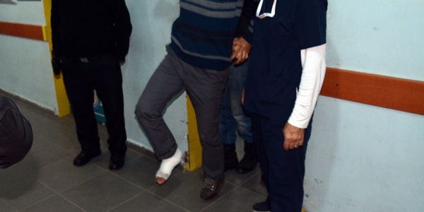 Mardin'de olaylar çıktı: 1 komiser yaralı
