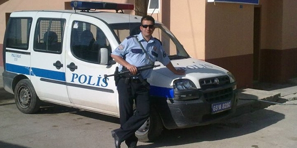 Camide intihara kalkışan polis hayatını kaybetti