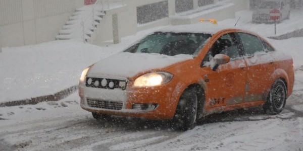 İstanbul'da zincirsiz araçlara trafik yasağı