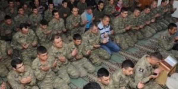 TSK'da cemaatle namaz kılma yasağı kalktı