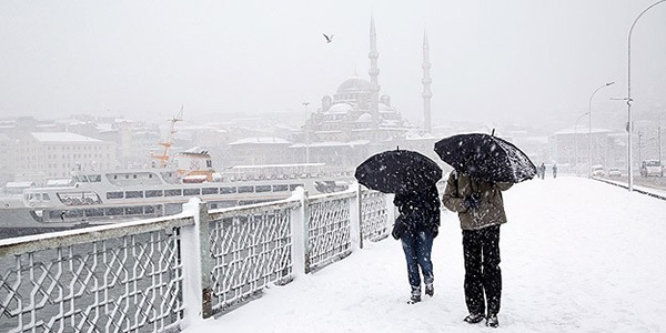 İstanbul'da kar gece saatlerine kadar etkili olacak