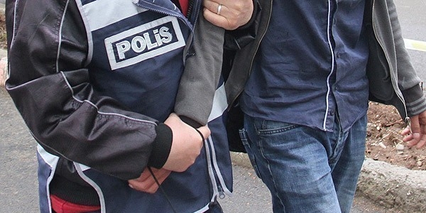 1 polis tutukland, 10'u serbest brakld