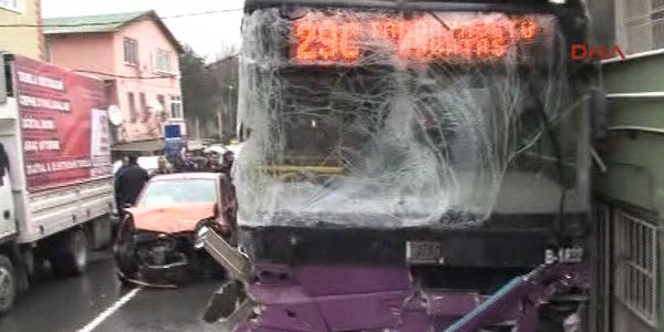 Sarıyer'de halk otobüsü kazası: 2 ölü, 8 yaralı
