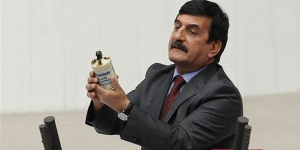 CHP milletvekili krsye gaz bombas ile kt