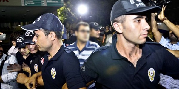 8 polis serbest bırakıldı