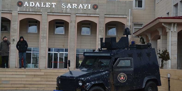 YM'lerde grevli 89 koruma polisi geri ekildi