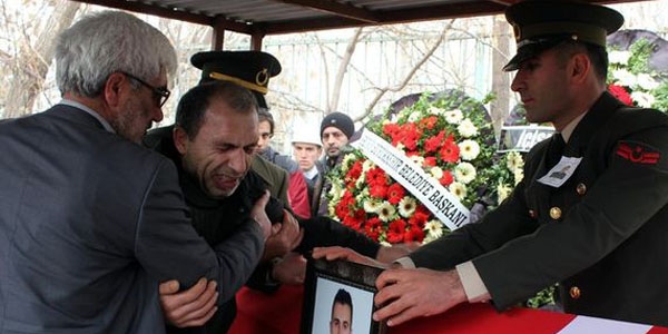 Şehit askerler toprağa verildi