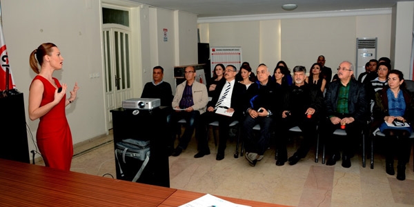 Çocuk 2 yaşına kadar diş fırçalamayı öğrenmeli