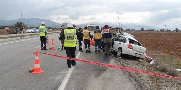 Denizli'de trafik kazası: 2 ölü 2 yaralı