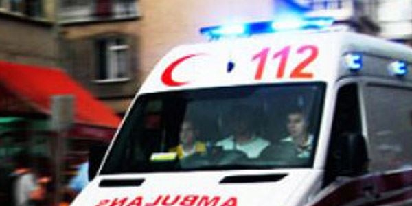 Ambulans gelirken klar yeil yanacak