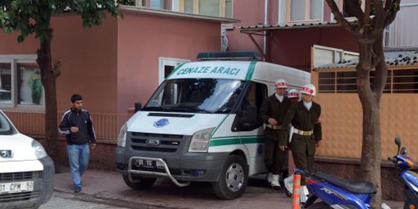 Jandarma er, kalorifer dairesinde kendini astı