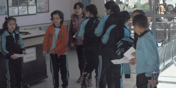 Okul sütü içen 20 öğrenci hastaneye kaldırıldı