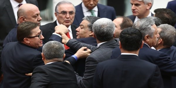 TBMM'de MHP'li Türkkan'a 2 birleşim uzaklaştırma cezası