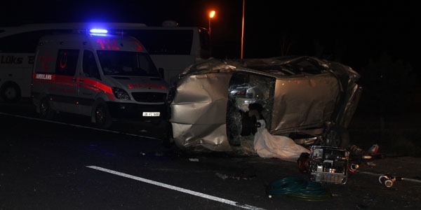 Bakent'te trafik kazas: 3 l, 2 yaral