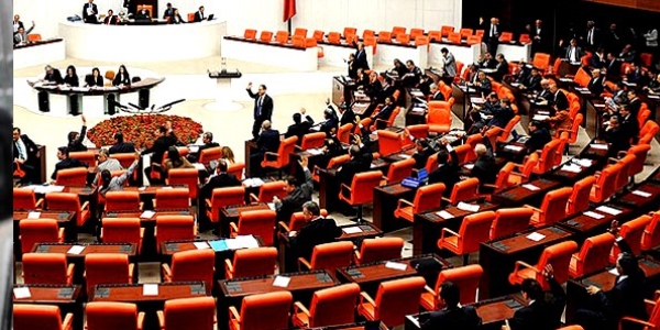 Kaplan: Faiz lobisi yetmiyordu döviz lobisi çıktı
