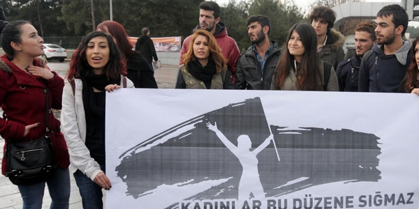 Üniversiteli kızlardan taciz iddiası