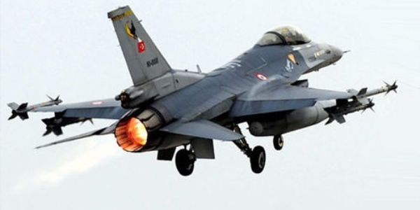 Ege'de Türk Jetlerine taciz