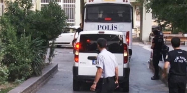 CHP İl Başkanlığı önünde şüpheli paket paniği