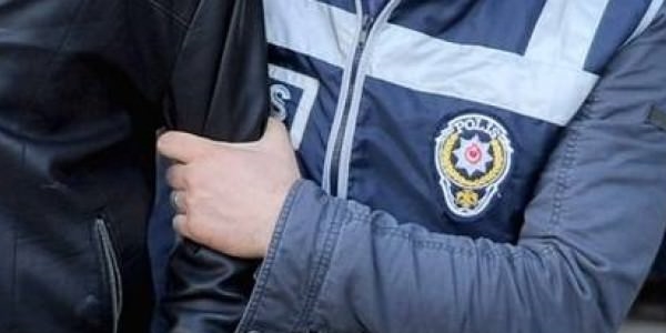 Paralel yapı operasyonunda 3 polis tutuklandı