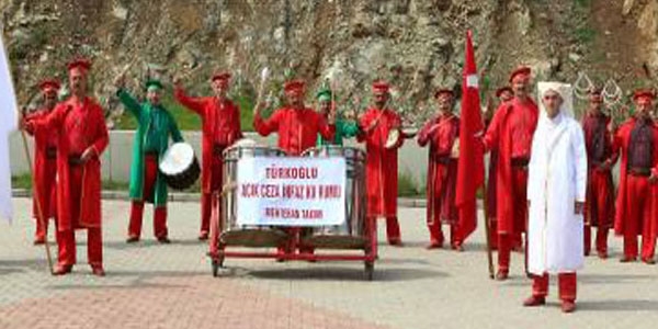 Cezaevinde mehter takımı kurup gösteri yaptılar