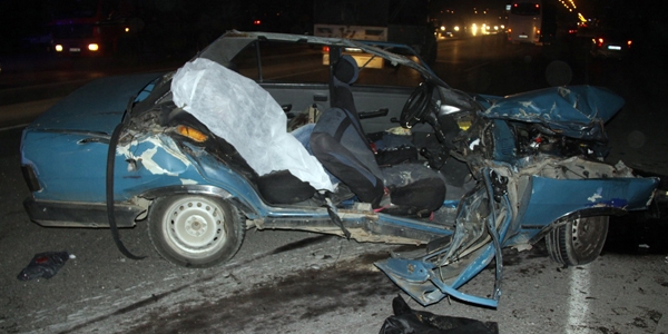 Bursa'da trafik kazası: 2 ölü, 3 yaralı