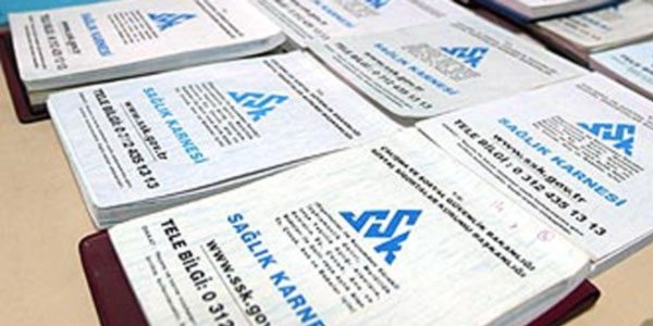 Yargıtay, başkasının sağlık karnesiyle tedaviyi affetti