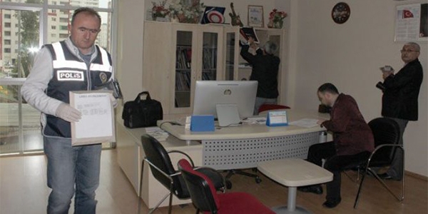 Adana'da özel Burç Okulları'nda arama başlatıldı