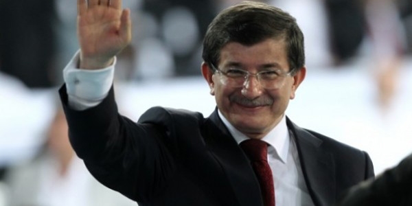 Aday adayları listesi Davutoğlu'nun önünde