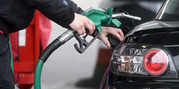 Petrolun varil fiyatı 15 dolar inebilir