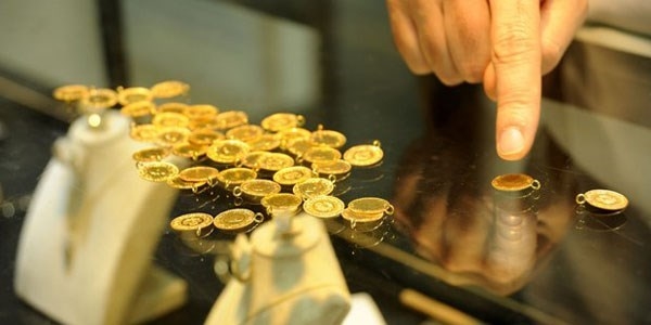 Çeyrek altın 4 lira birden yükseldi