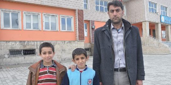 Okul bahçesinde 2 ilkokul öğrencisine meydan dayağı