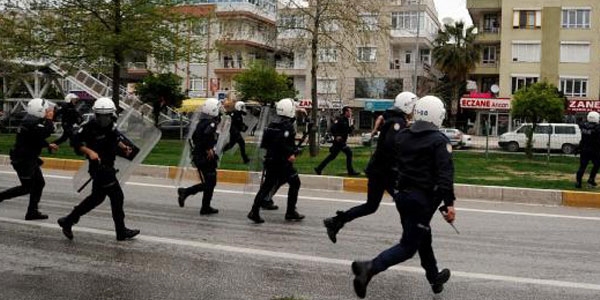 Akdeniz niversitesi'nde gerginlik