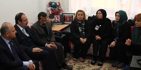 Mehmet Görmez, Özgecan'ın ailesini ziyaret etti